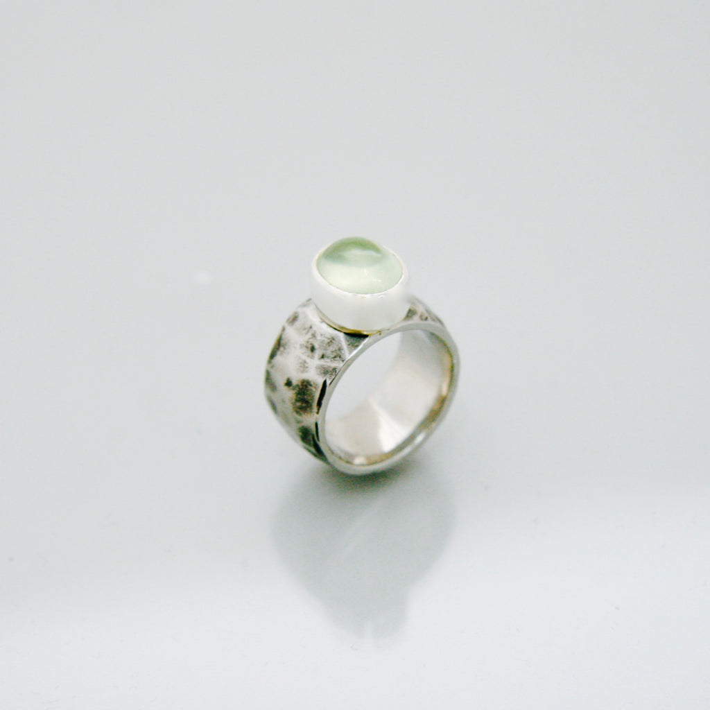 Prehnite Ring | Planish texture band